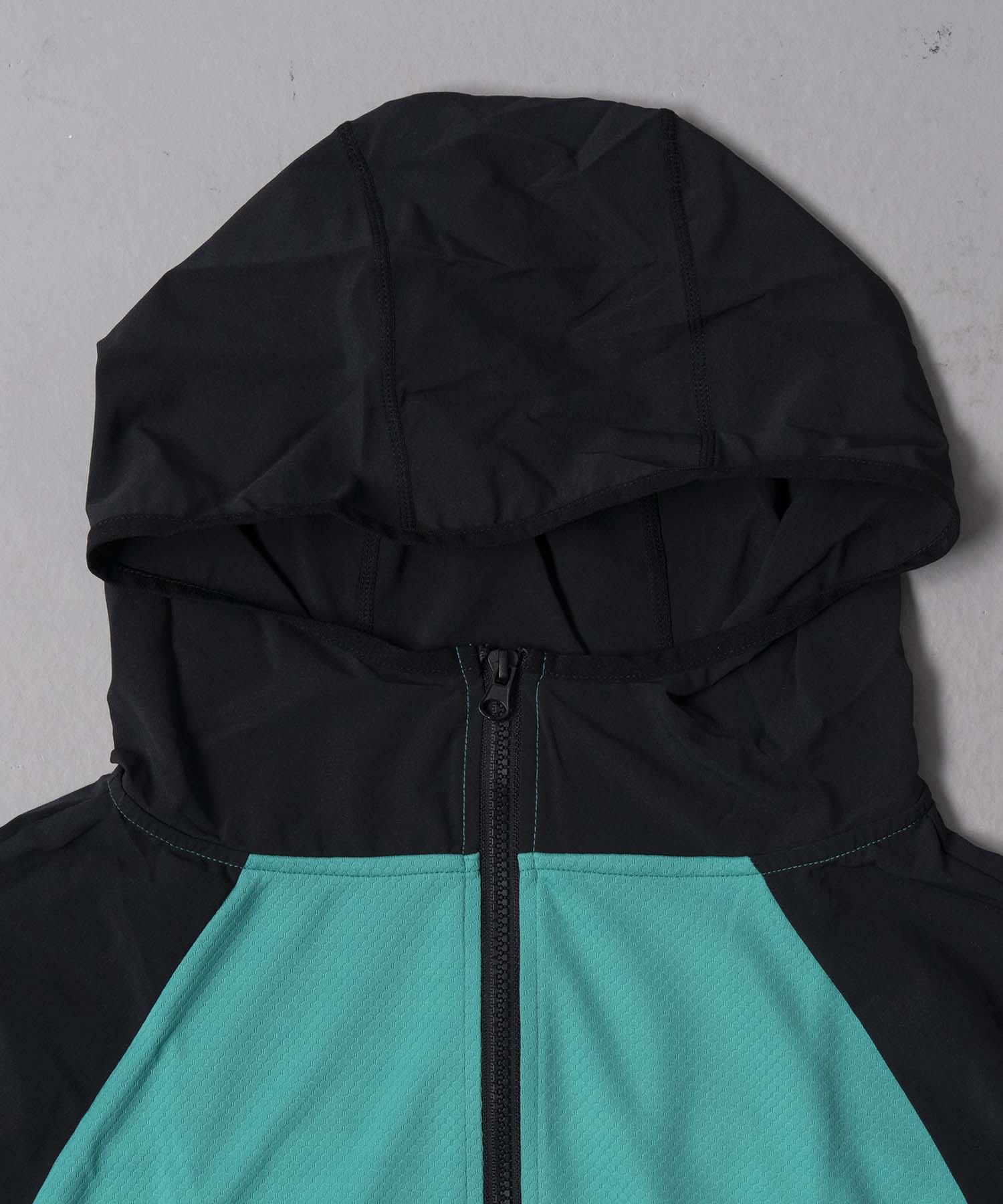 【着る虫除け/冷却/撥水/UV/抗ウイルス】 BUGOFF(バグオフ)ユニセックスマルチ撥水パーカー